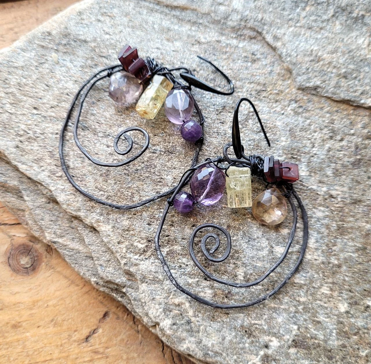 Asymmetric baroque hoop-style earrings with fine stones.. – photo 8